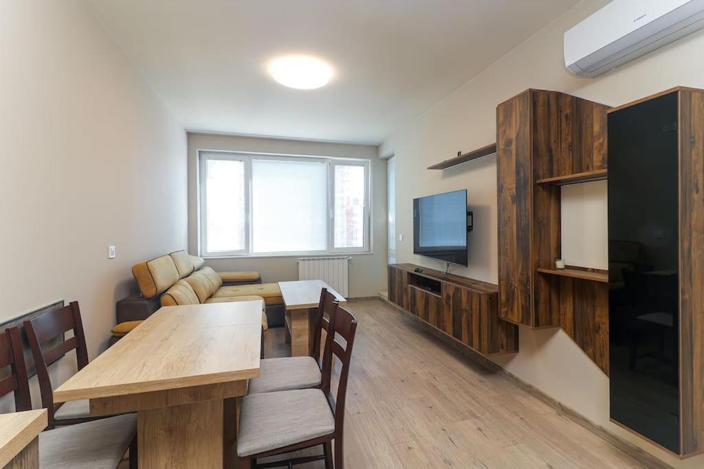 Cherkovna Garage !!! Apartament *
