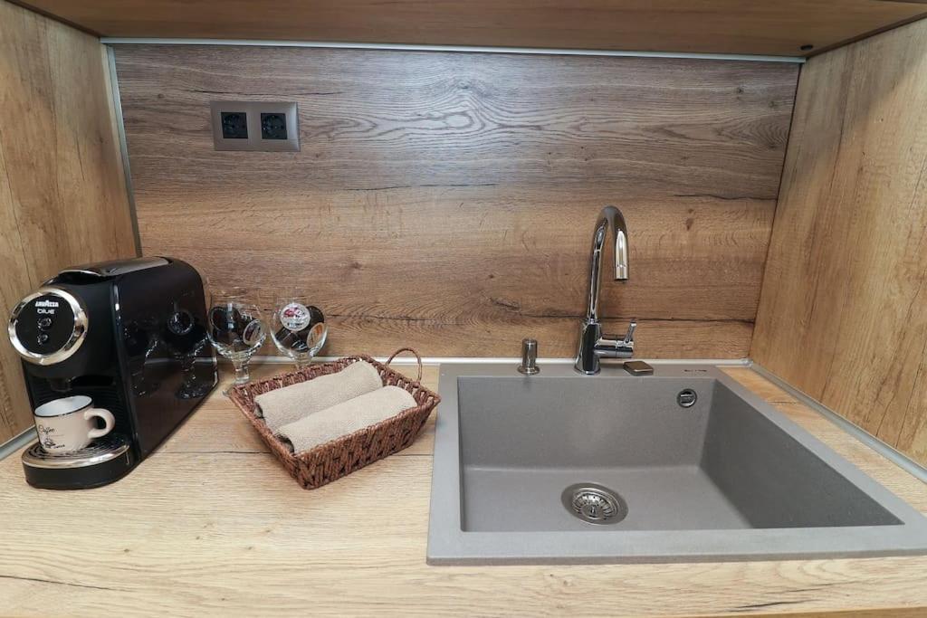 Cherkovna Garage !!! Apartament *